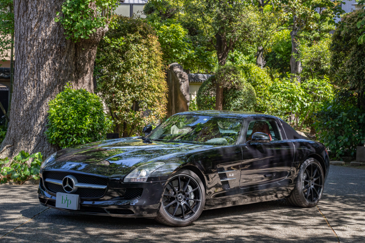 Mercedes Benz AMG SLS 