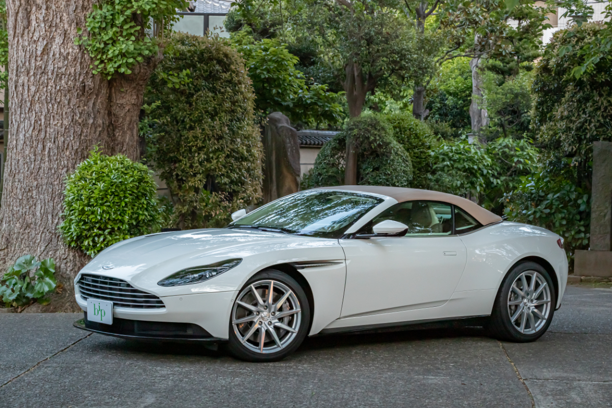 Aston Martin DB11 volante 